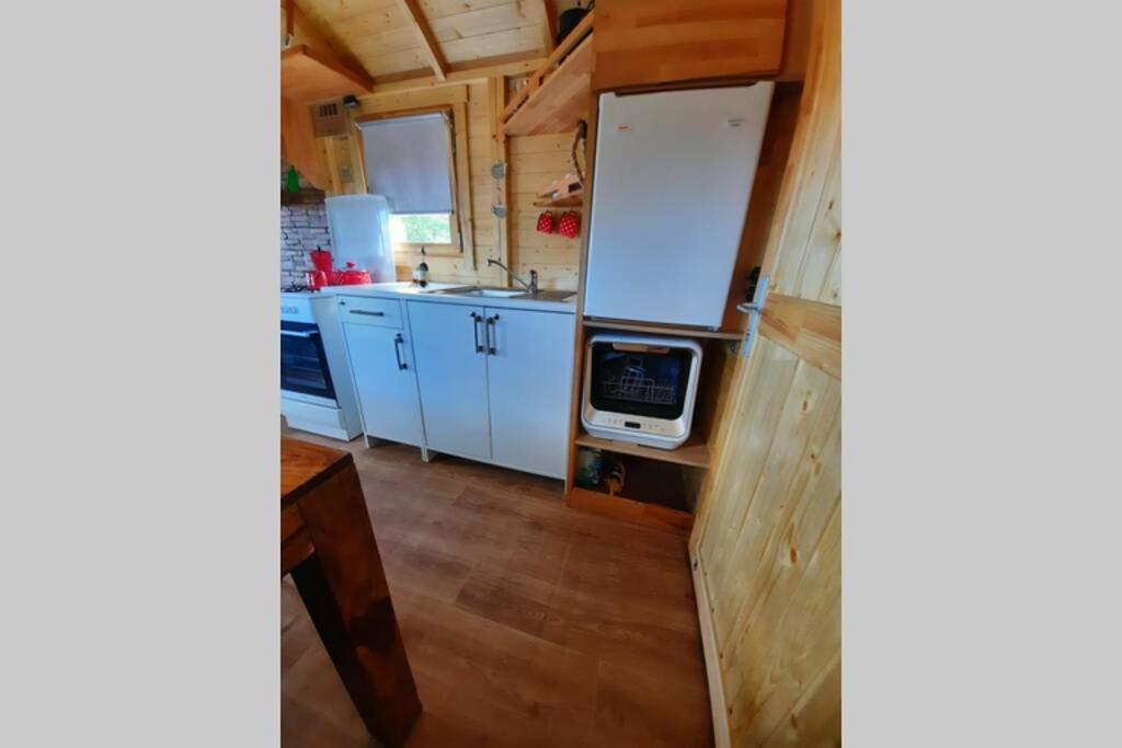 Autarkes Tiny House Mit Rheinblick Leilighet Rumikon Eksteriør bilde