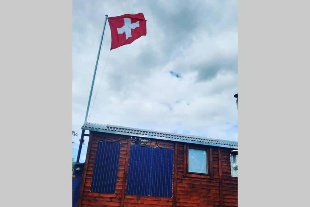 Autarkes Tiny House Mit Rheinblick Leilighet Rumikon Eksteriør bilde