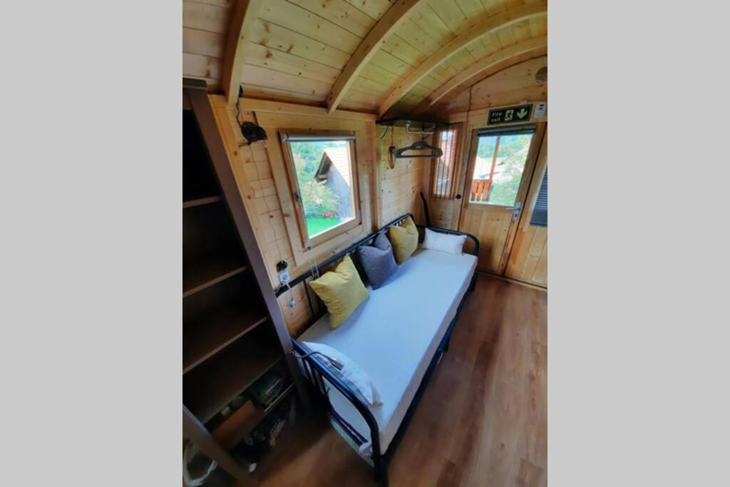 Autarkes Tiny House Mit Rheinblick Leilighet Rumikon Eksteriør bilde
